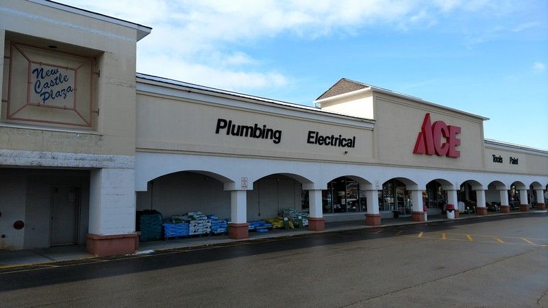New Castle Plaza: 427-525 S Memorial Dr, New Castle, IN 47362